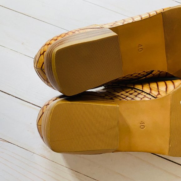 EXCLUSIVE H&M Tan Embossed Reptile Leather Flat Shoes Size 40 - Picture 4 of 7
